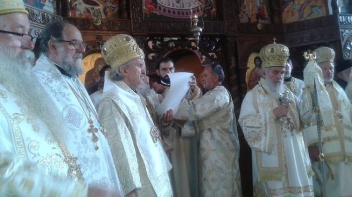 Enthronement-of-Bishop-Mitrofan-Serbian-Orthodox-3.jpg