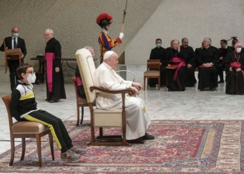 Pope Francis holds the weekly general audience at the Vatican, October 20, 2021. Vatican Media/­Handout via REUTERS    ATTENTION EDITORS - THIS IMAGE WAS PROVIDED BY A THIRD PARTY.