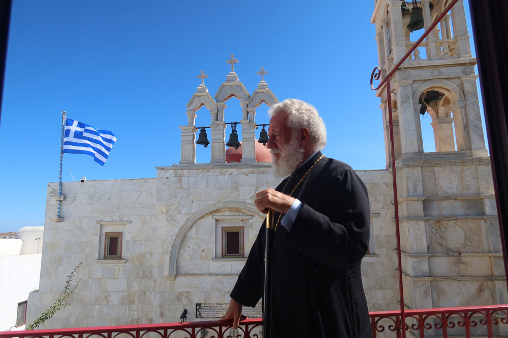 Ο Μητροπολίτης Σύρου στα Θυρανοίξια ιερού Παρεκκλησίου στην περιοχή “Καλό Λιβάδι”