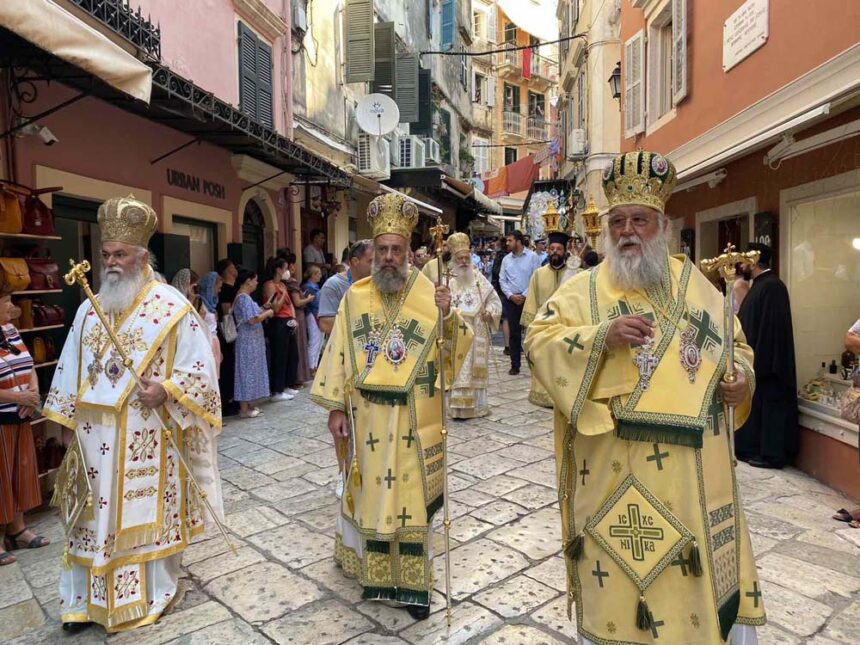 Η Κέρκυρα υποκλίθηκε στον ΑΓΙΟ ΣΠΥΡΙΔΩΝΑ - Λιτανεία με το Σκήνωμα του με χιλιάδες λαού στον λαμπρό εορτασμό